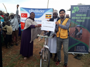 Uganda’da İmamlara Bisiklet Dağıtımı Gerçekleştirildi