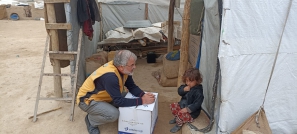 Suriye / Tel Abyad'da Çadır Kentte Bulunan Ailelere Gıda Desteği