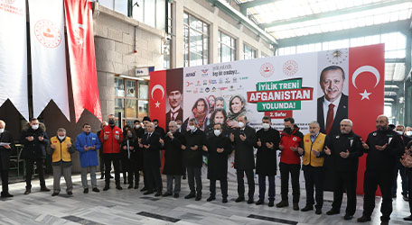 AA - Afganistan'a yardım malzemesi taşıyan 'İyilik Treni'nin ikincisi törenle uğurlandı