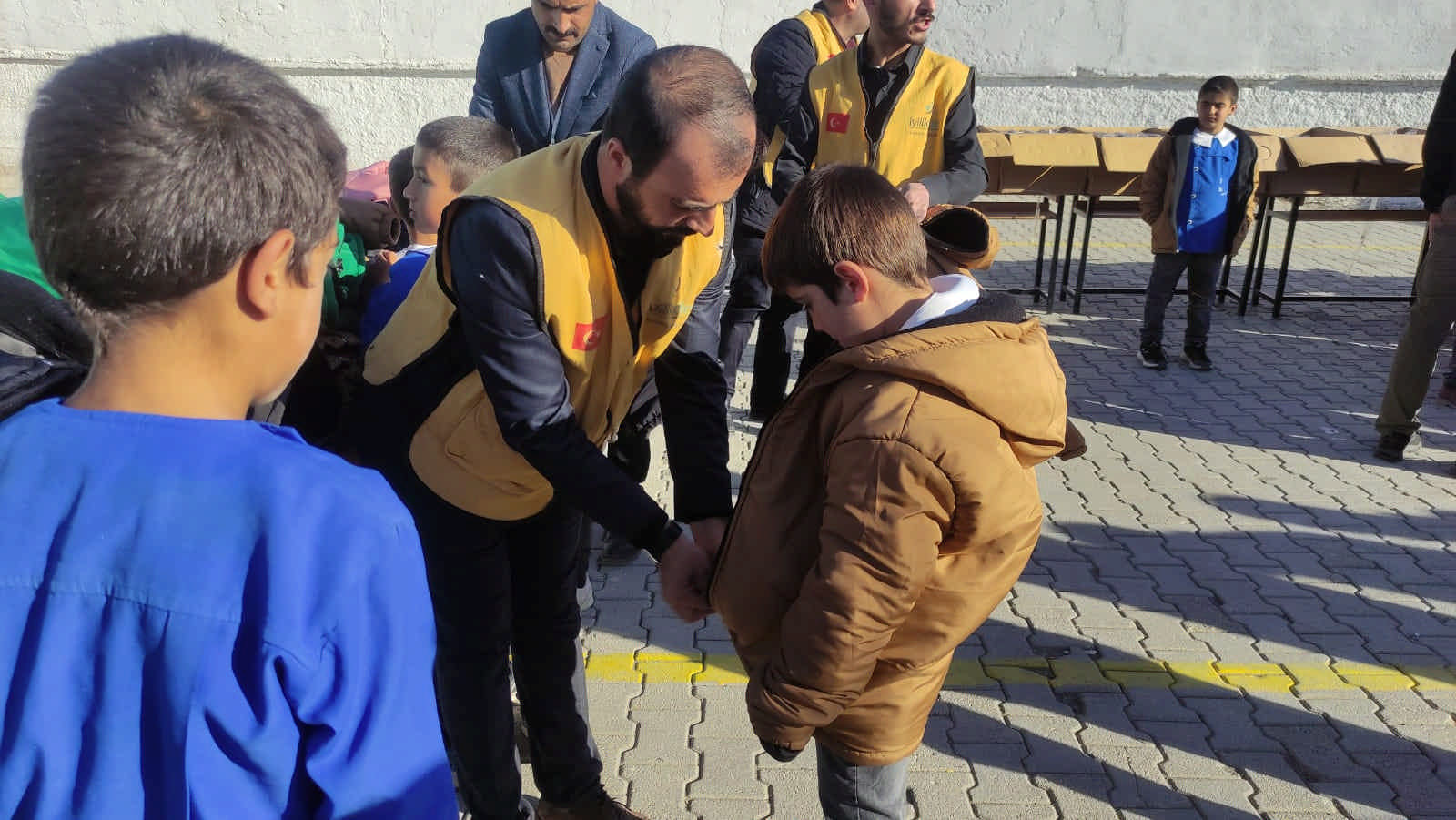 Doğubayazıt_iyilikderneği_2022binmontbinbot (2).jpg