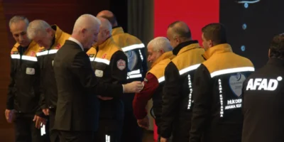 İyilik derneği arama kurtarma ekibimiz kararlılıkla sahada